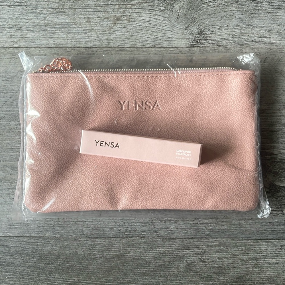 Yensa “Boss Berry” Luxe Lip Oil + Cosmetic Pouch